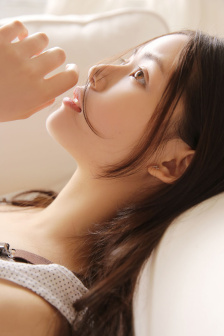 我揉着老师白嫩的大乳视频